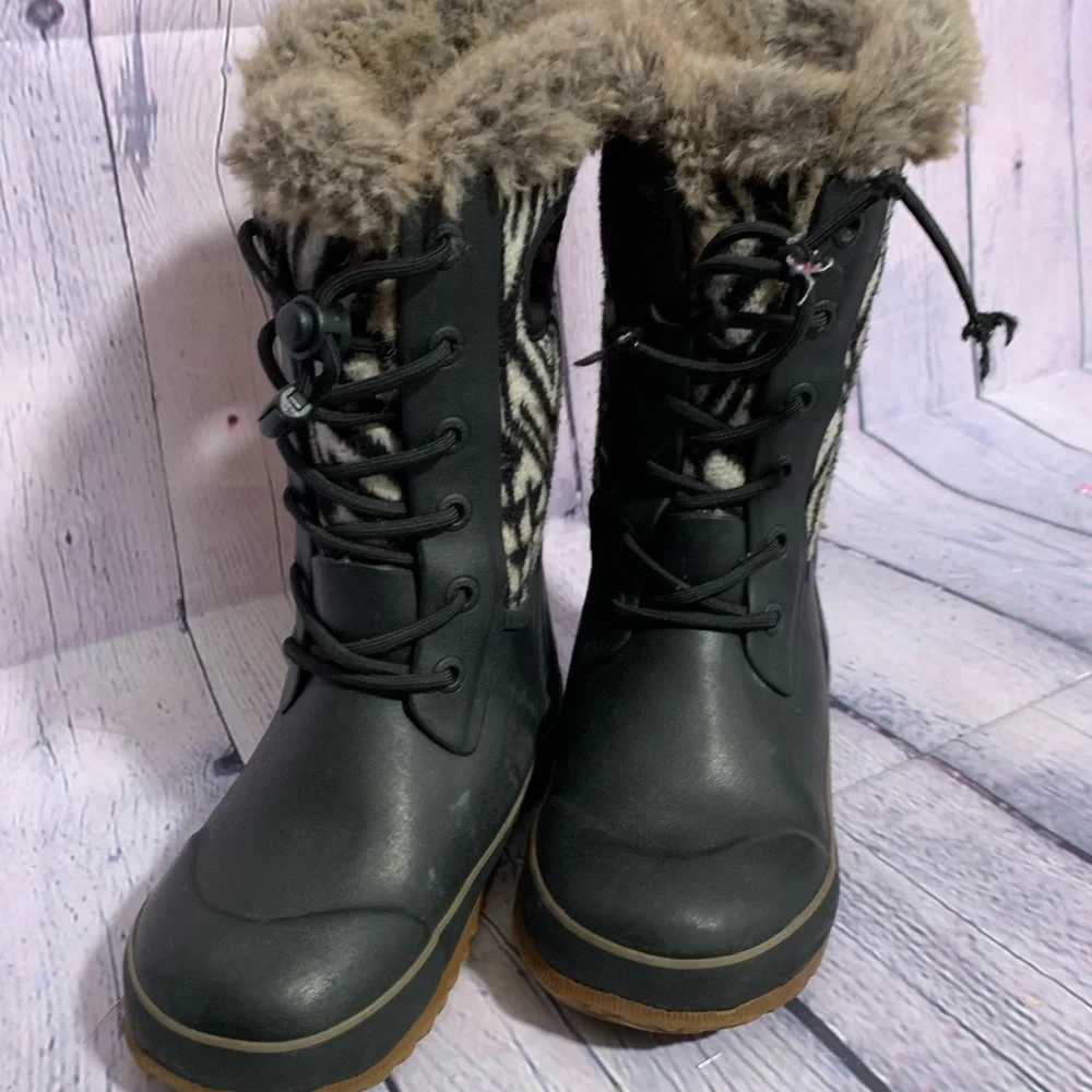 Bogs Kids Arcata Knit Boot black White Size 12 Wool Blend Lining Winter Thermal
